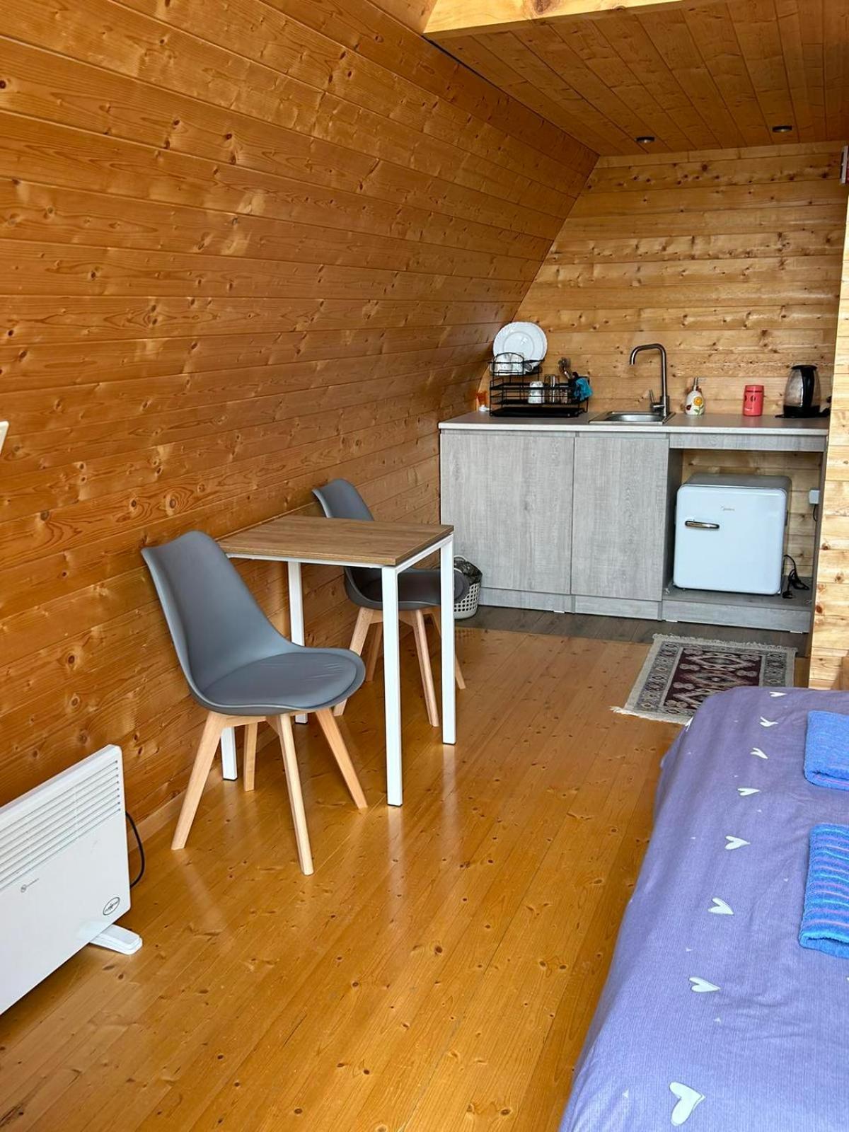 Cottage In Udabno Exterior photo