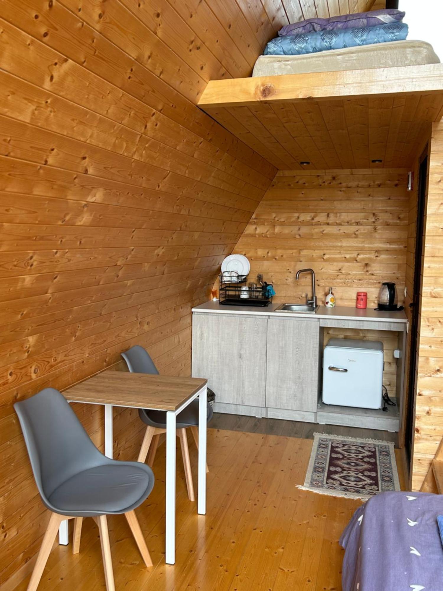 Cottage In Udabno Exterior photo